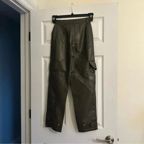 Size 00 Aritzia Wilfred Faux Leather Modern Cargo Pockets Ankle Grey Pan… - Picture 5 of 11